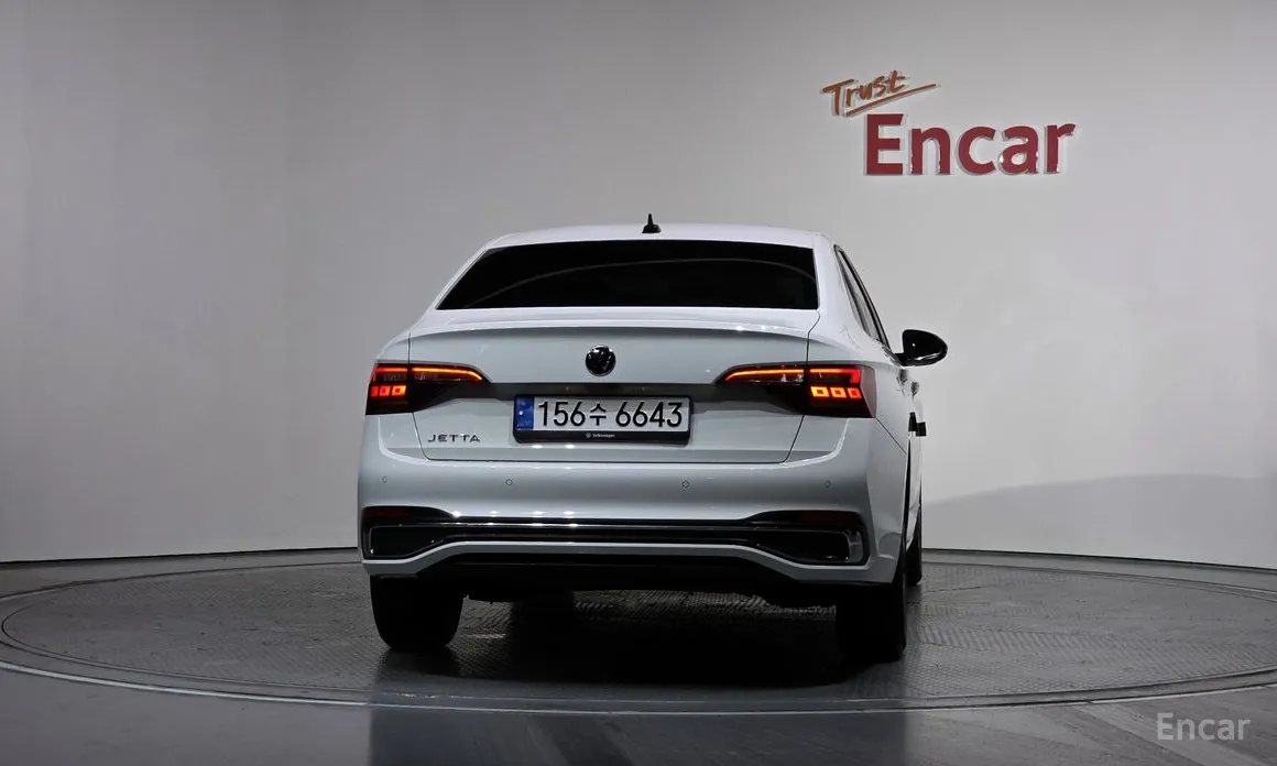 Photo 4 - Volkswagen Jetta