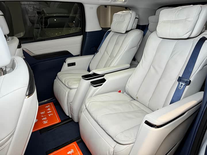 Buick GL8 Century 2025 2025款 2.0T 六座蕴世版