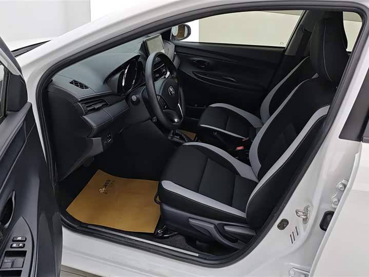 2022 Toyota Yaris L