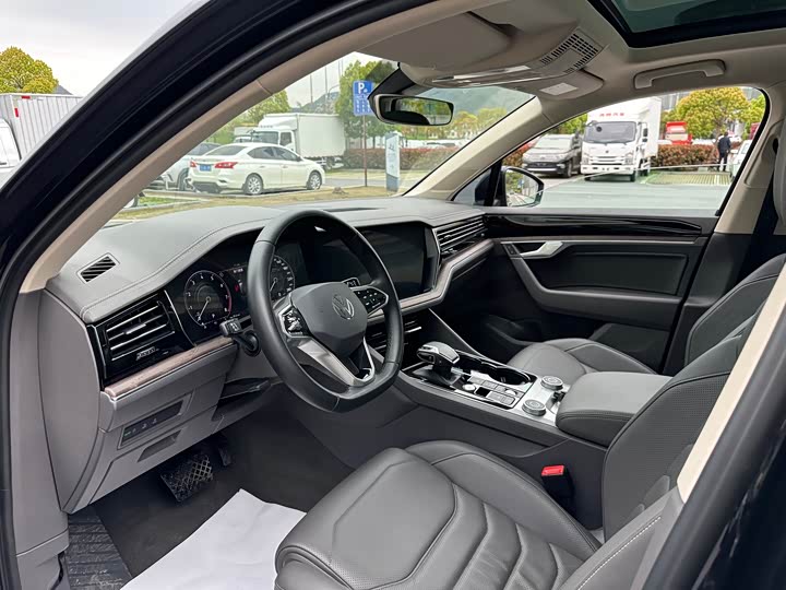 Volkswagen Touareg 2022 2022款 3.0TSI 锐享版 曜黑运动套装