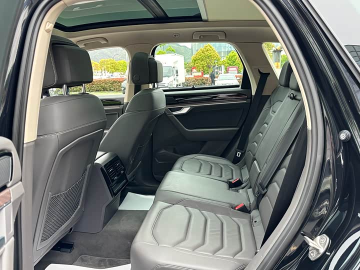 Volkswagen Touareg 2022 2022款 3.0TSI 锐享版 曜黑运动套装