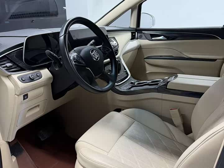 Фото 4 - Buick GL8 ES