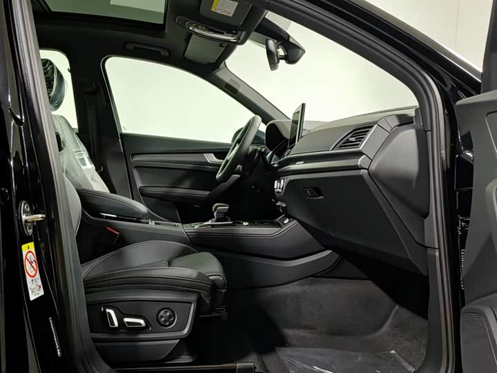 Audi Q5L 2026 2026款 45周年典藏版 45 TFSI 豪华动感型