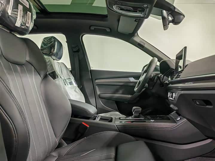 Audi Q5L 2026 2026款 45周年典藏版 45 TFSI 豪华动感型