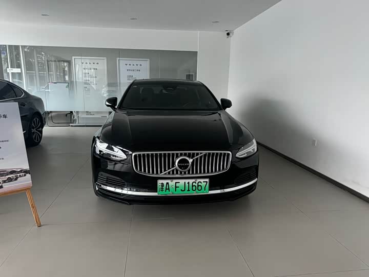 Volvo S90 Hybrid 2025 2025款 插电式混动 四驱长续航智雅豪华版