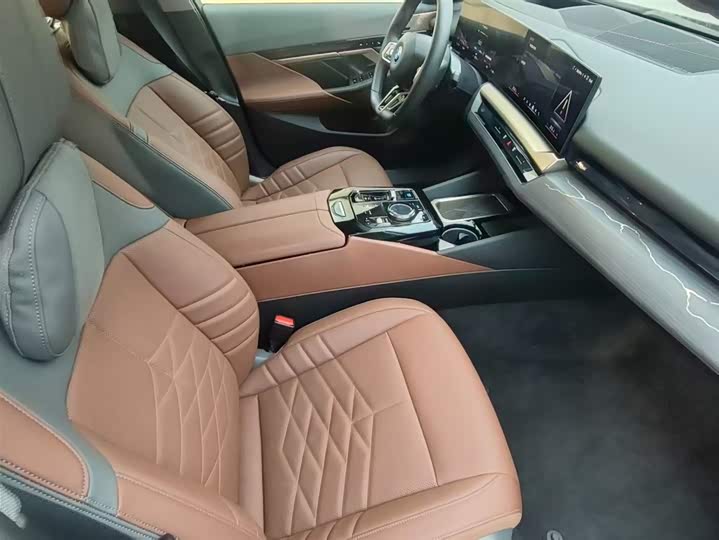 BMW i5 2025 2025款 eDrive 40L M运动套装