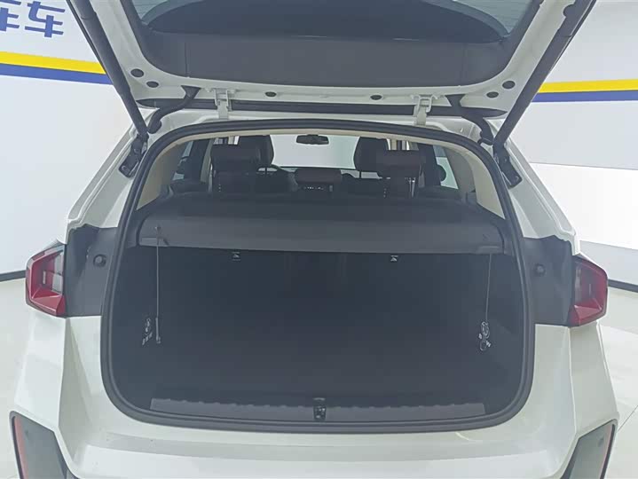 Фото 2 - BMW X1