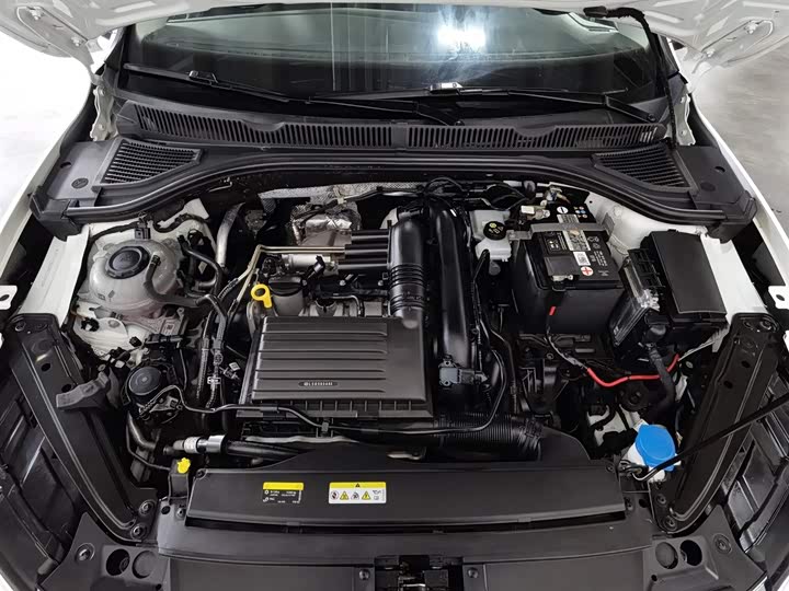Photo 6 - Volkswagen Sagitar L