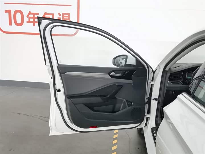 Photo 8 - Volkswagen Sagitar L