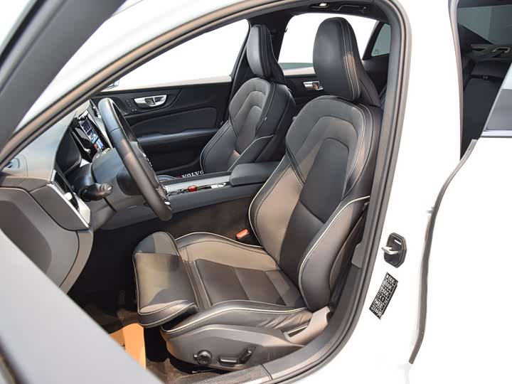 Фото 5 - Volvo S60