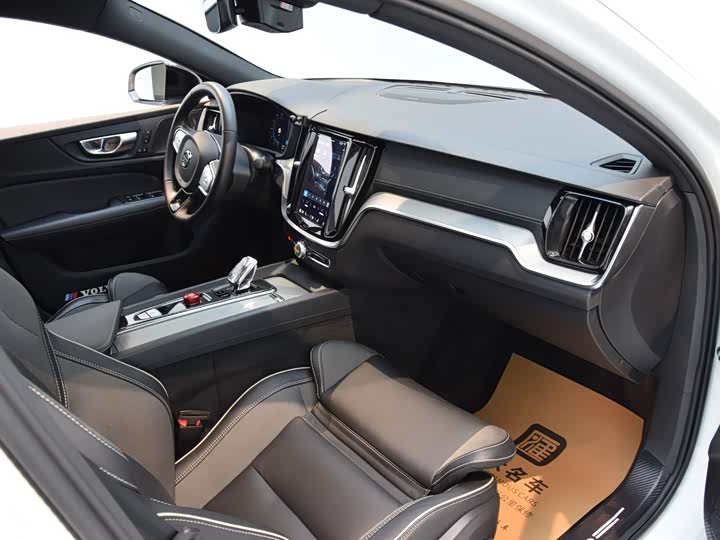Фото 7 - Volvo S60