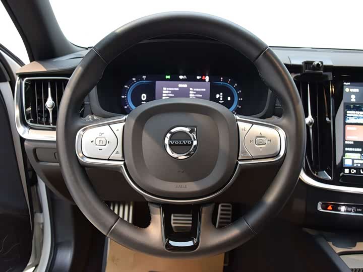 Фото 8 - Volvo S60