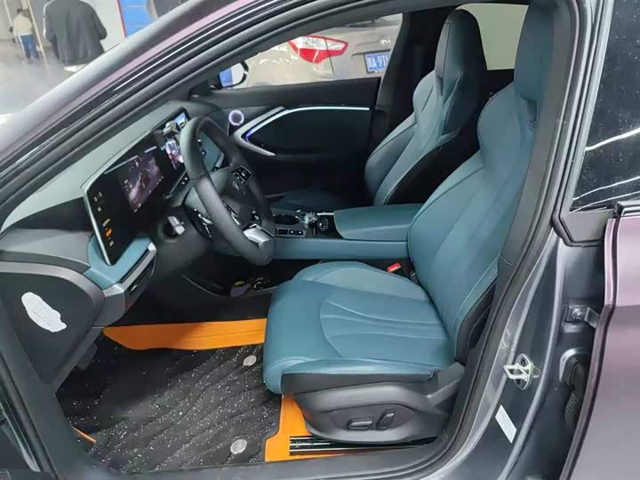 MG Motor 7 2025 2025款 2.0T 405 AT奢享版