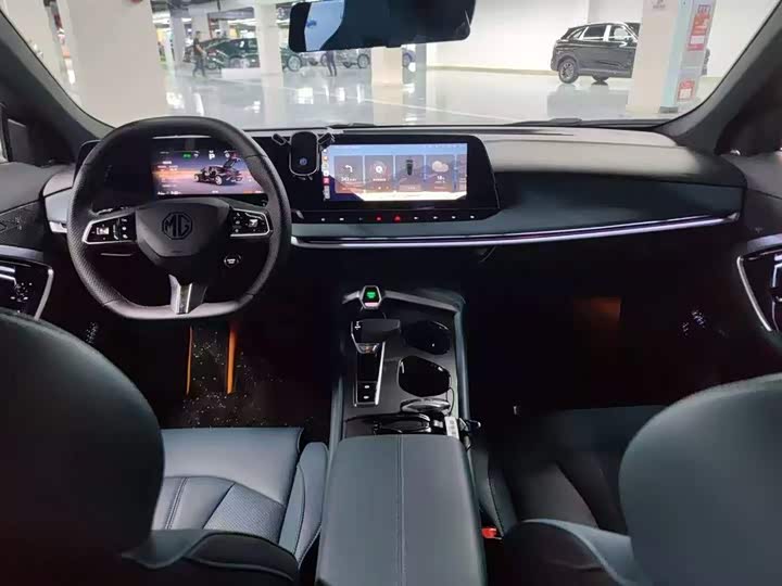 MG Motor 7 2025 2025款 2.0T 405 AT奢享版