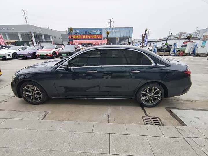 Фото 2 - Mercedes-Benz E-Class