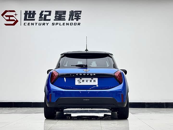 Mini Mini 2025 2025款 1.5T COOPER 经典派 三门版