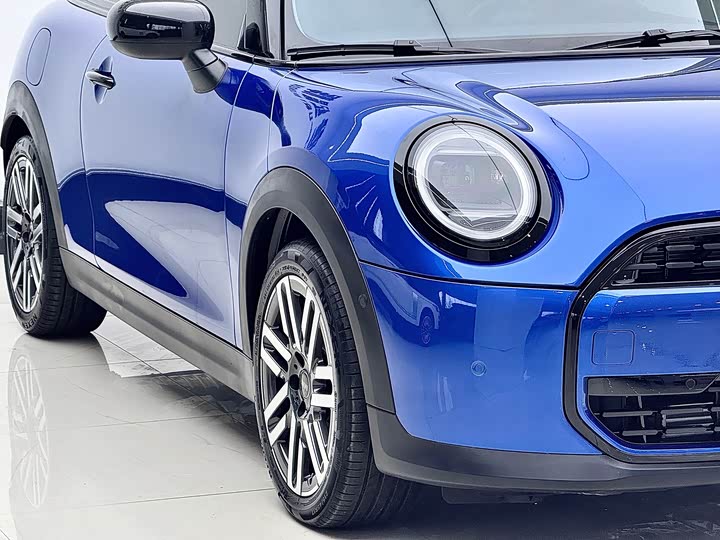 Mini Mini 2025 2025款 1.5T COOPER 经典派 三门版