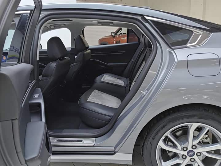 Photo 3 - Ford Mondeo