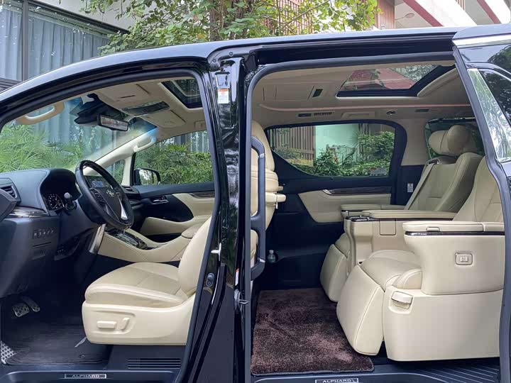 Toyota Alphard 2021 2021款 双擎 2.5L 尊贵版