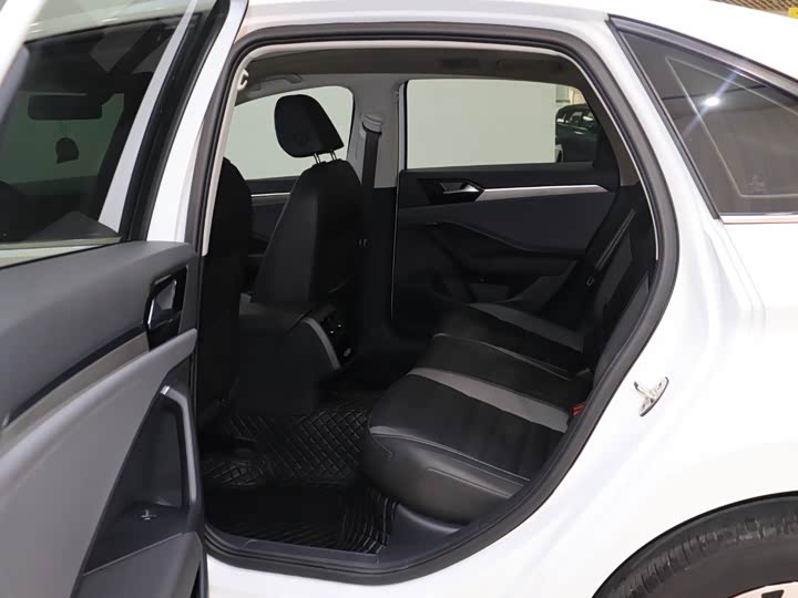 Фото 7 - Volkswagen Sagitar L