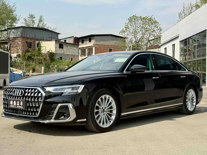Zdjęcie 1 - Audi A8