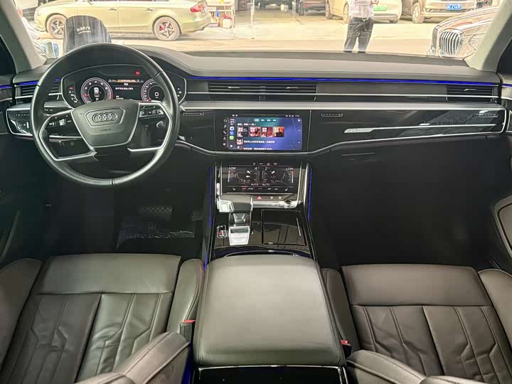 Zdjęcie 7 - Audi A8