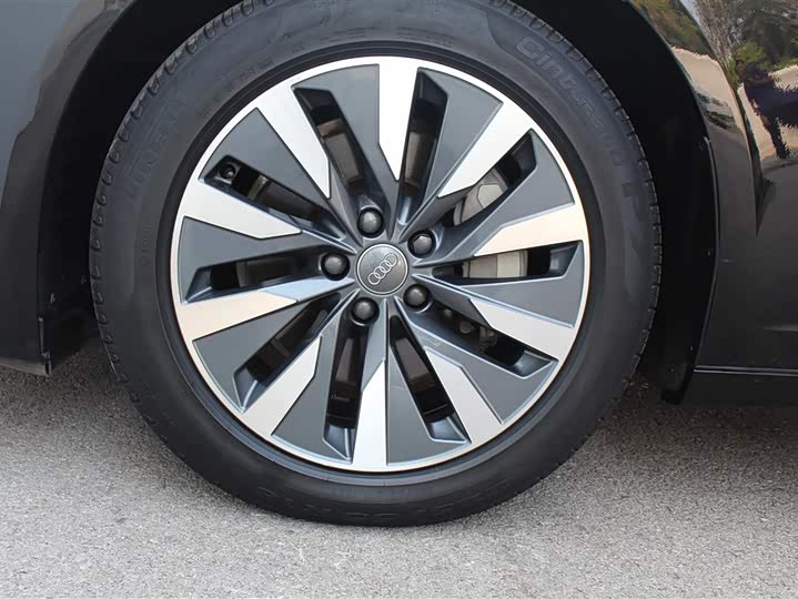 صورة 6 - Audi A6L