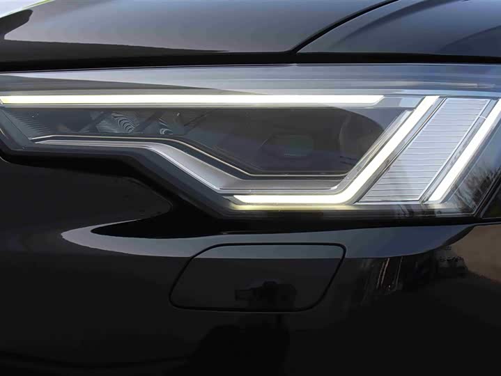 صورة 7 - Audi A6L
