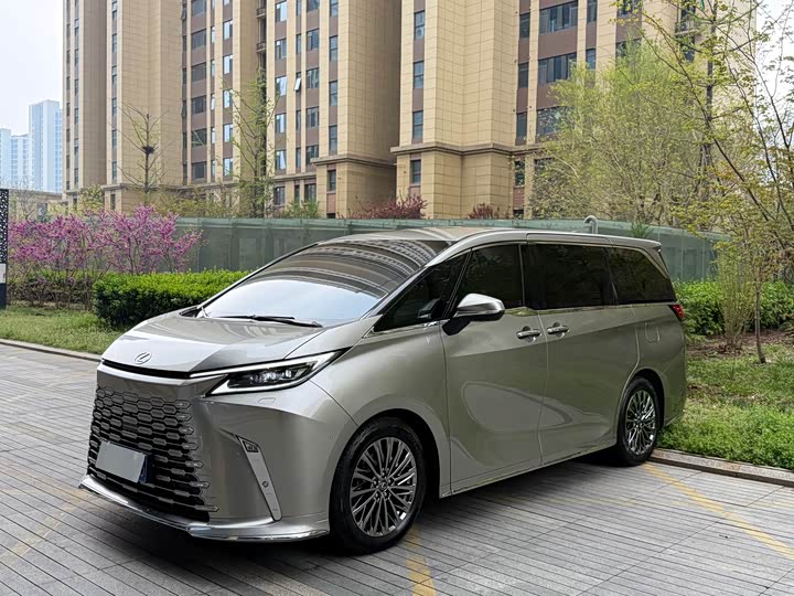 Lexus LM 2025 2025款 500h 六座尊崇版