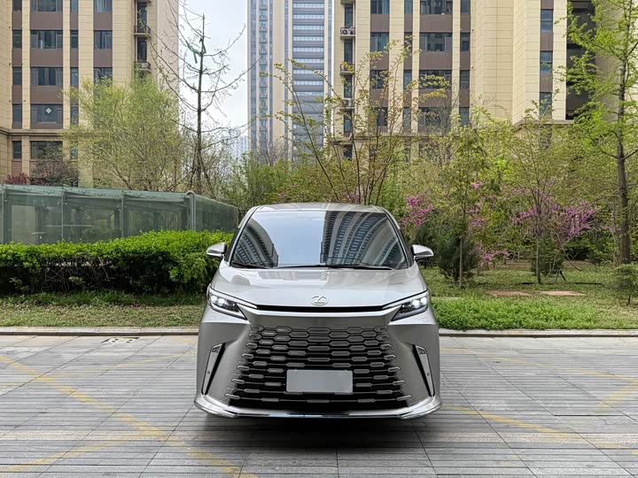 Lexus LM 2025 2025款 500h 六座尊崇版