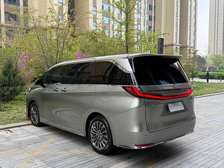 Lexus LM 2025 2025款 500h 六座尊崇版
