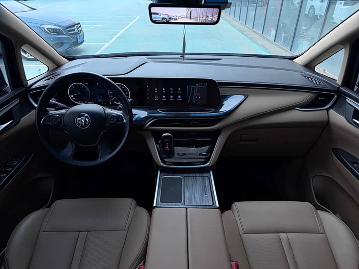 Photo 8 - Buick GL8 ES