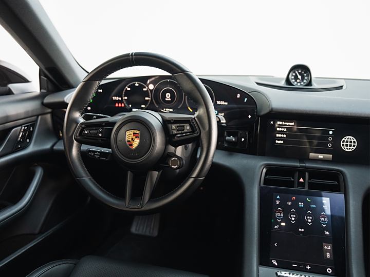 Фото 13 - Porsche Taycan
