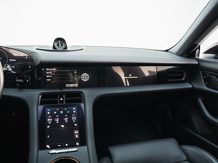 Фото 21 - Porsche Taycan