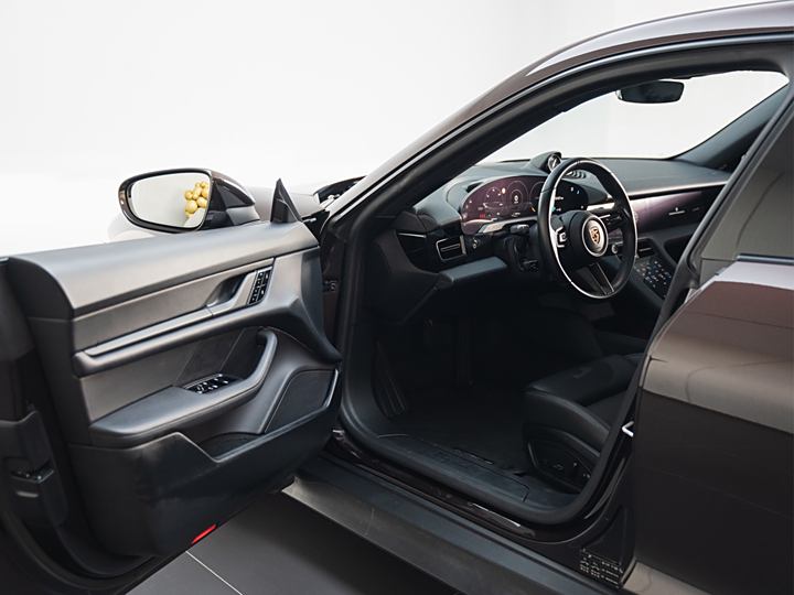 Фото 24 - Porsche Taycan