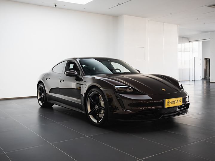 Фото 3 - Porsche Taycan