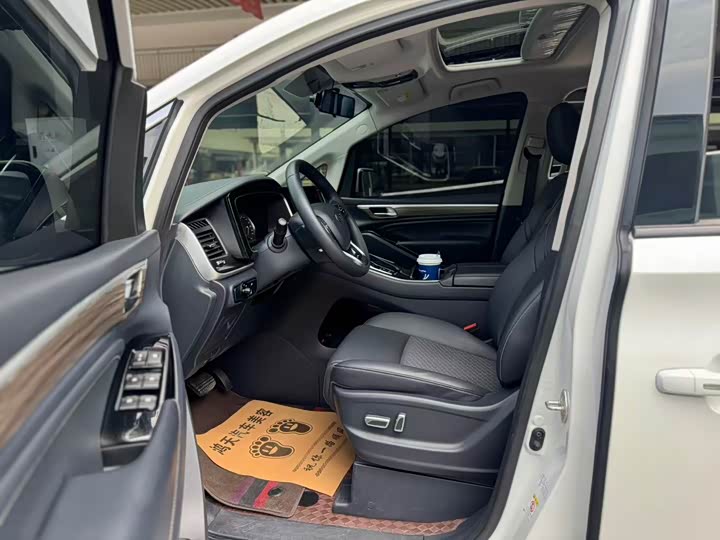 Фото 5 - GAC Trumpchi M8
