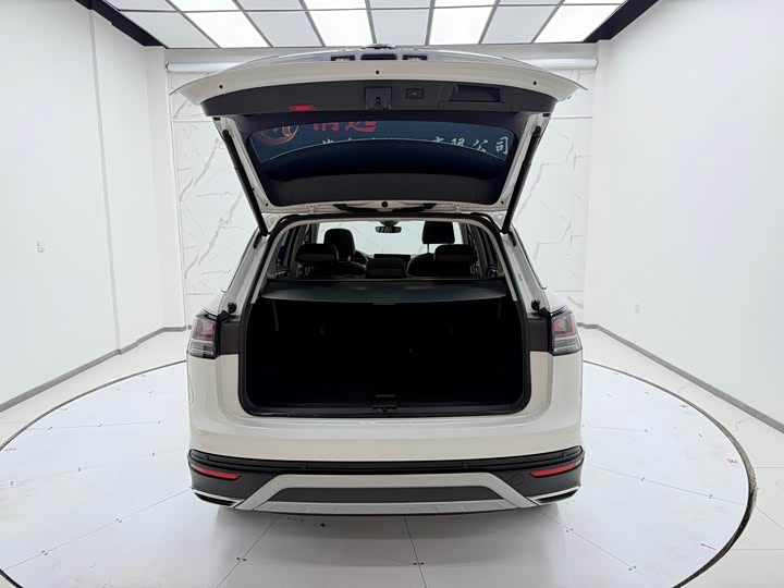 Фото 8 - Volkswagen Tayron