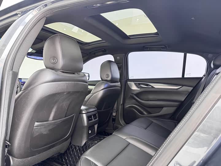 Фото 8 - Cadillac CT5