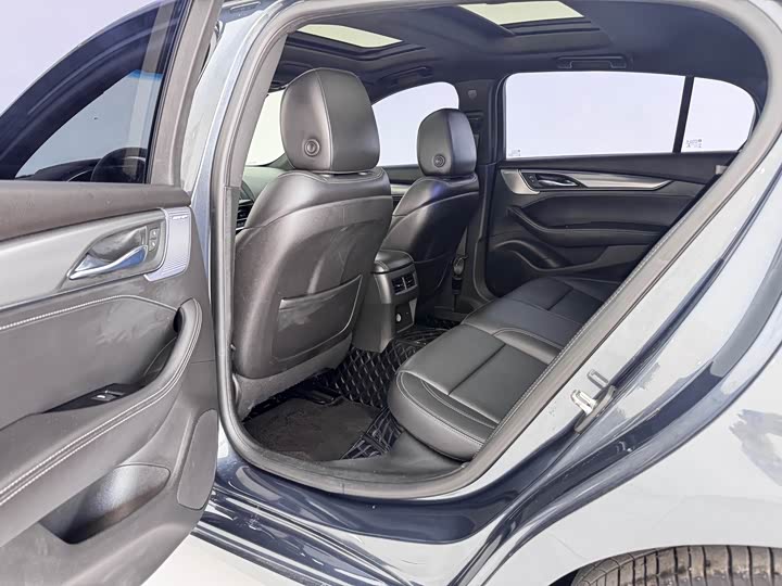 Фото 9 - Cadillac CT5