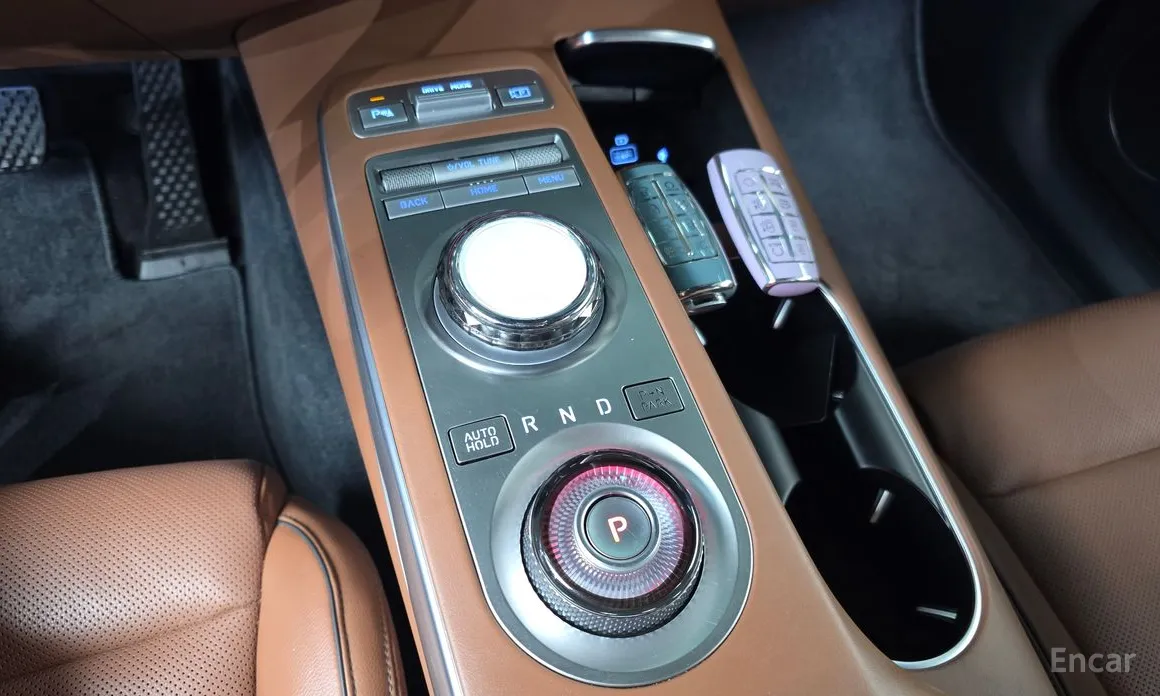 Фото 9 - Genesis GV70
