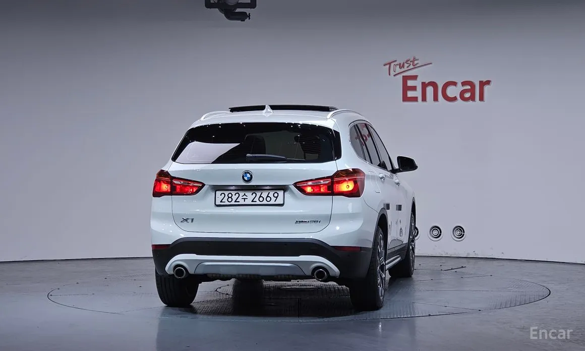 صورة 4 - BMW X1