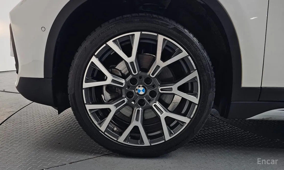 صورة 5 - BMW X1
