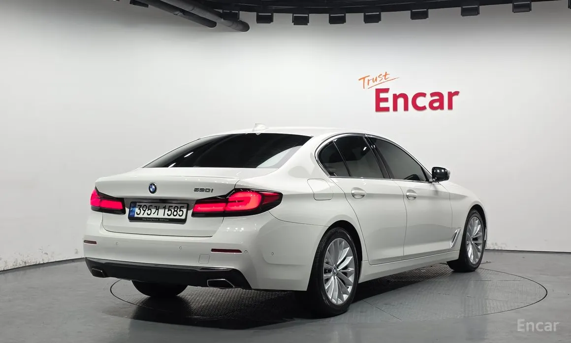 Фото 2 - BMW 5 Series