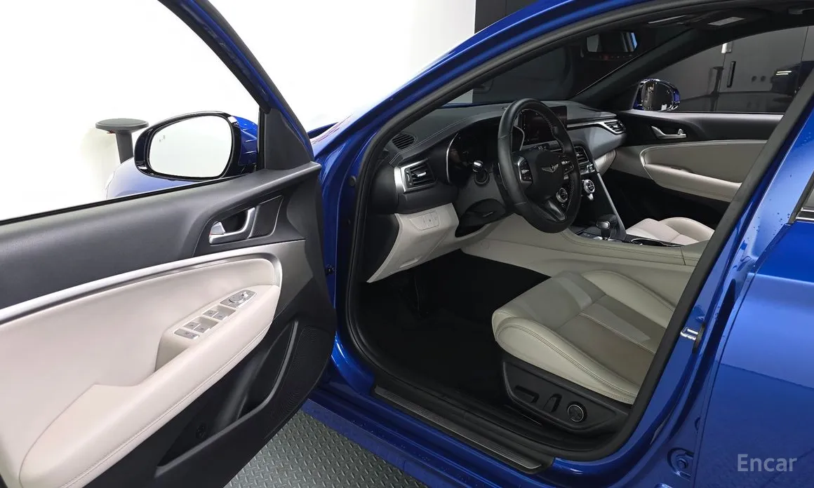 Фото 10 - Genesis G70