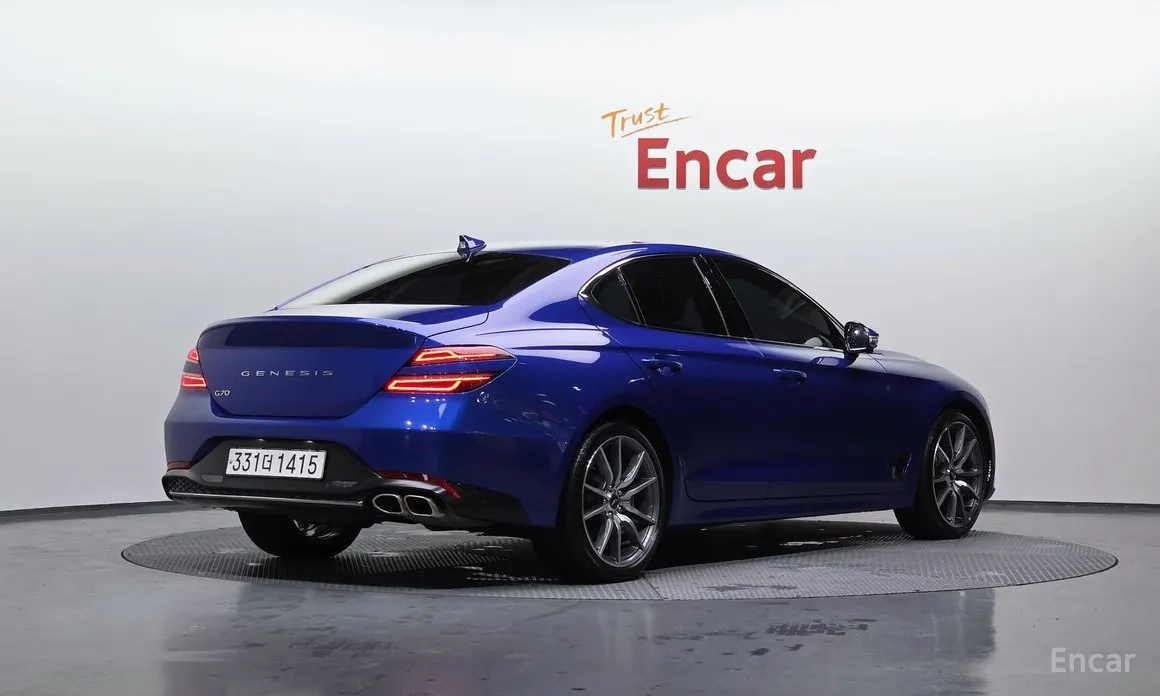 Фото 2 - Genesis G70