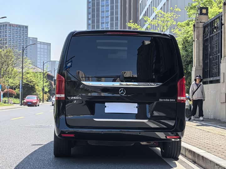 Фото 5 - Mercedes-Benz V-Class