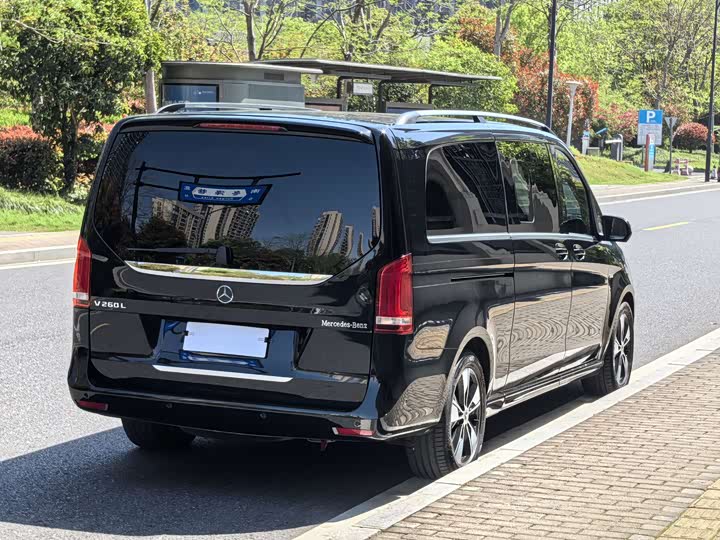 Фото 6 - Mercedes-Benz V-Class