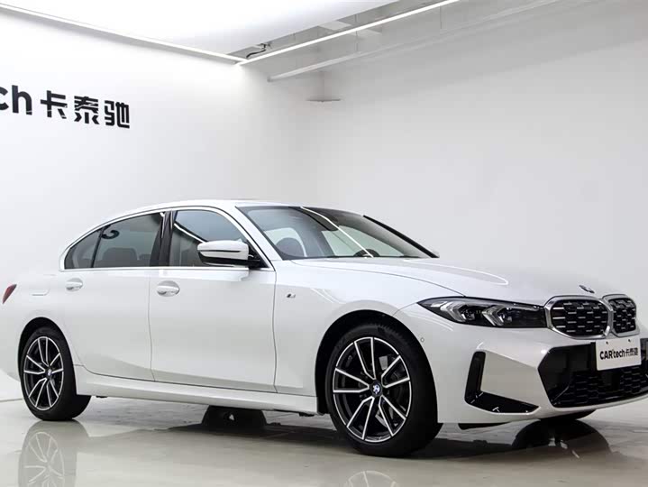 Photo 3 - BMW 3 Series