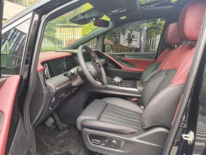 GAC Trumpchi M8 2025 2025款 宗师系列 超级混动版